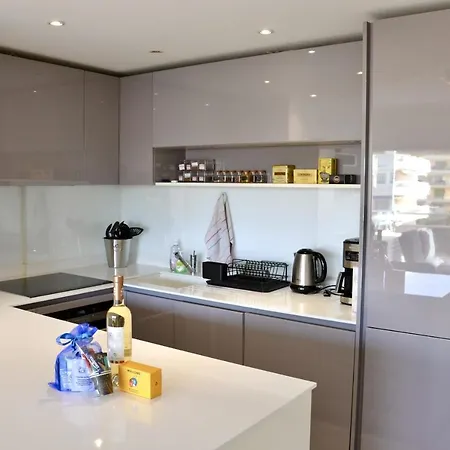 アパート Beautiful 30m With Large Terrace In