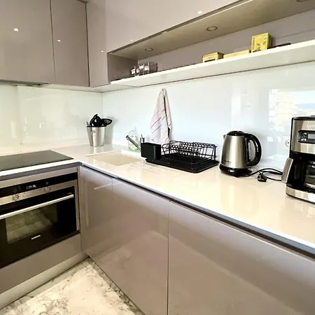 Beautiful 30m With Large Terrace In カンヌ